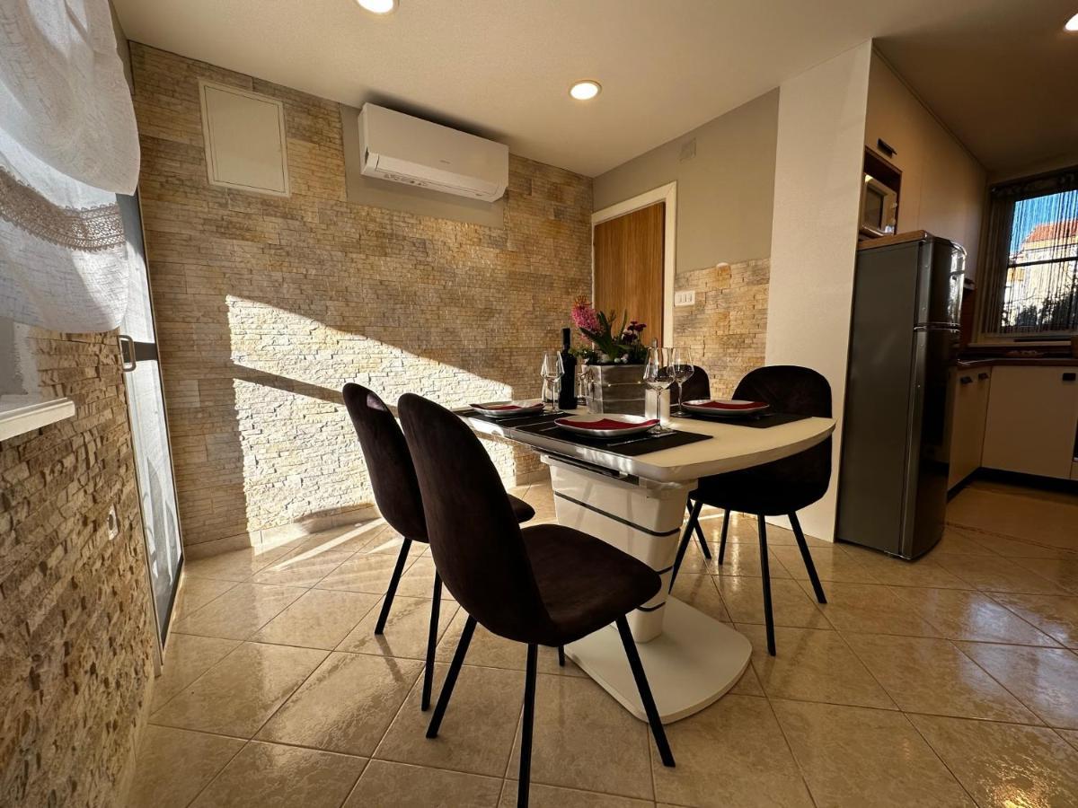Apartman Veronika วรซี ภายนอก รูปภาพ